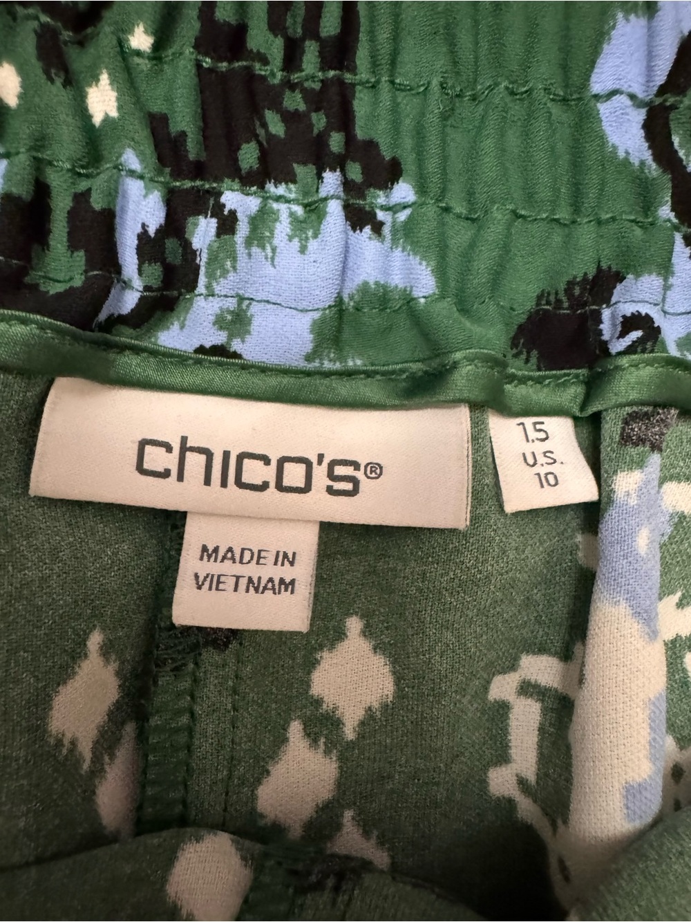 Chico’s Size 1.5 10 Green Printed Wide Leg Crop Pants Pull On Resort Boho - Picture 3 of 8